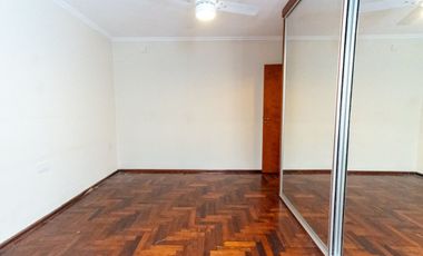 CASA EN BARRIO CANDIOTI CON COCHERA Y PILETA