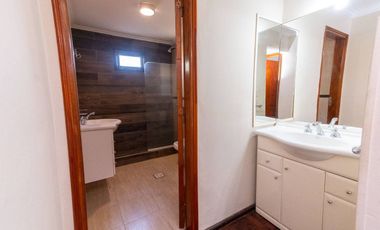 CASA EN BARRIO CANDIOTI CON COCHERA Y PILETA