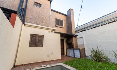 CASA EN BARRIO CANDIOTI CON COCHERA Y PILETA