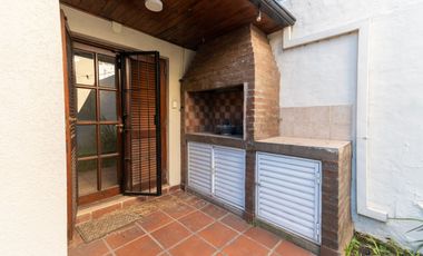 CASA EN BARRIO CANDIOTI CON COCHERA Y PILETA
