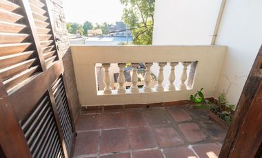 CASA EN BARRIO CANDIOTI CON COCHERA Y PILETA