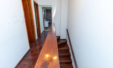 CASA EN BARRIO CANDIOTI CON COCHERA Y PILETA