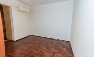 CASA EN BARRIO CANDIOTI CON COCHERA Y PILETA