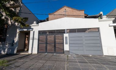 CASA EN BARRIO CANDIOTI CON COCHERA Y PILETA