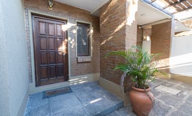 CASA EN BARRIO CANDIOTI CON COCHERA Y PILETA