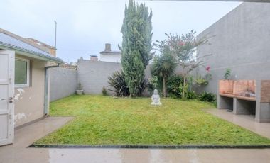 CHALET 4 AMBIENTES RECICLADO – LOS PINARES | Florisbelo 7200