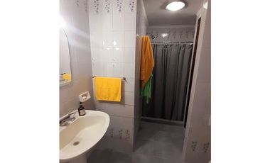 MUY COMODO Y DISTINGUIDO CHALET ESTILO MARINO EN CLAROMECO