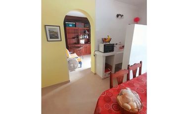 MUY COMODO Y DISTINGUIDO CHALET ESTILO MARINO EN CLAROMECO