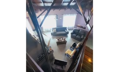 MUY COMODO Y DISTINGUIDO CHALET ESTILO MARINO EN CLAROMECO
