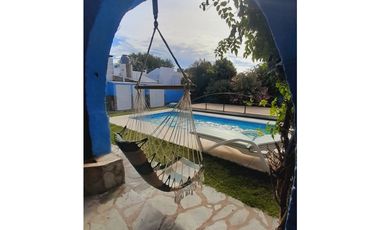 MUY COMODO Y DISTINGUIDO CHALET ESTILO MARINO EN CLAROMECO