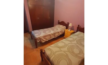 MUY COMODO Y DISTINGUIDO CHALET ESTILO MARINO EN CLAROMECO
