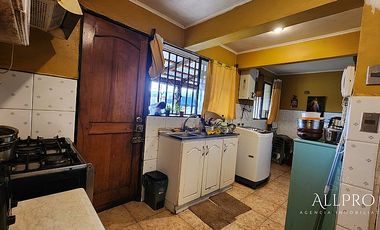 HERMOSA CASA ESQUINA CON PISCINA EN VILLA TRIANA, RANCAGUA