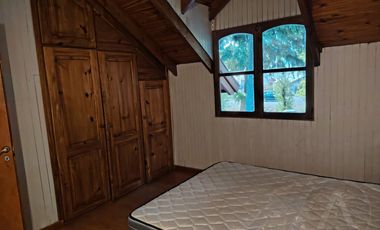FINA PATAGONIA. Casa en alquiler c/ cochera en San Martin de los Andes