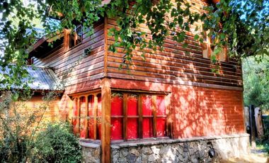 FINA PATAGONIA. Casa en alquiler c/ cochera en San Martin de los Andes