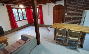 FINA PATAGONIA. Casa en alquiler c/ cochera en San Martin de los Andes