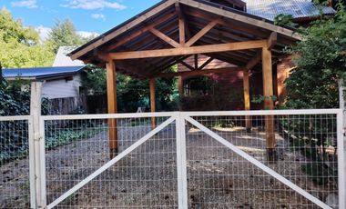 FINA PATAGONIA. Casa en alquiler c/ cochera en San Martin de los Andes