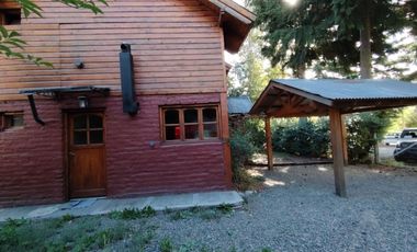 FINA PATAGONIA. Casa en alquiler c/ cochera en San Martin de los Andes