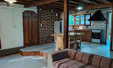 FINA PATAGONIA. Casa en alquiler c/ cochera en San Martin de los Andes