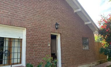 Casa en venta c/ cochera en Mar Chiquita
