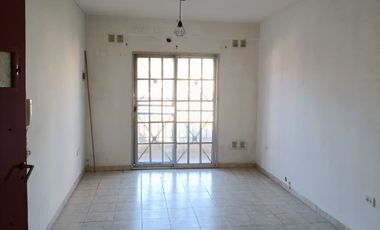 Departamento en alquiler en Isidro Casanova