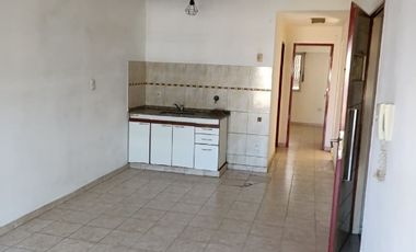 Departamento en alquiler en Isidro Casanova