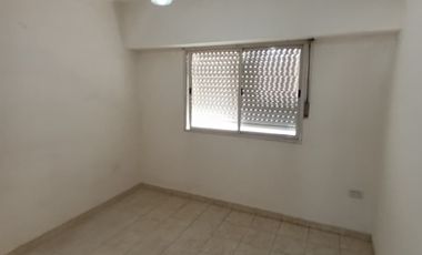 Departamento en alquiler en Isidro Casanova