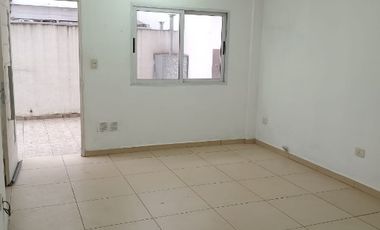 Departamento en alquiler en Isidro Casanova