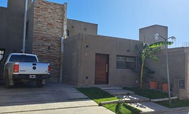 CASA DE 3 HAB. B° NATANIA RESIDENCIAL II.RIVADAVIA