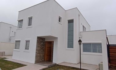 Casa en arriendo  en LA CRUZ
