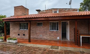 Alquiler de casa en Fátima 3 amb. con parrilla