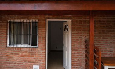 Alquiler de casa en Fátima 3 amb. con parrilla