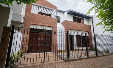 CASA EN VENTA – BARRIO GUADALUPE