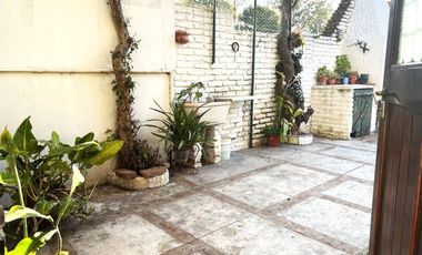 Casa 3 ambientes con pileta en venta en Platanos