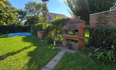 Venta Casa con Pileta Villa Elvira