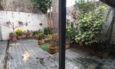 Gran Casa 8 ambientes, zona Parque Garay