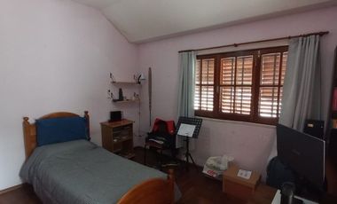 Gran Casa 8 ambientes, zona Parque Garay