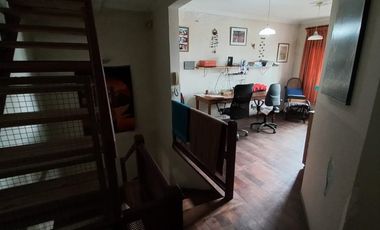 Gran Casa 8 ambientes, zona Parque Garay