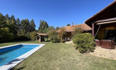 Casa en Venta en lomas de rauquen