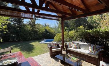 Casa en Venta en lomas de rauquen