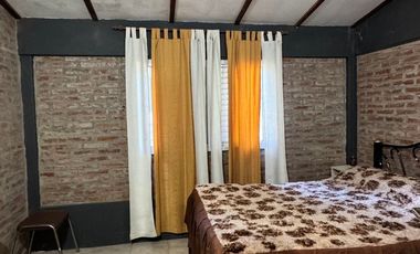 VENTA CASA QUINTA EN EL RIO CON PILETA.-