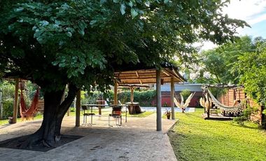 VENTA CASA QUINTA EN EL RIO CON PILETA.-