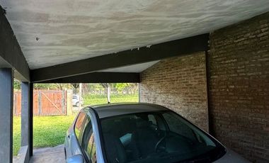 VENTA CASA QUINTA EN EL RIO CON PILETA.-