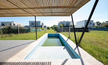 CASA VENTA GORINA 3/4 DORMITORIOS PARQUE PILETA