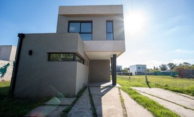 CASA VENTA GORINA 3/4 DORMITORIOS PARQUE PILETA