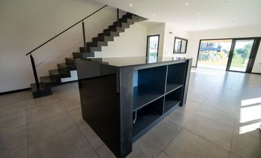 CASA VENTA GORINA 3/4 DORMITORIOS PARQUE PILETA