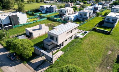 CASA VENTA GORINA 3/4 DORMITORIOS PARQUE PILETA