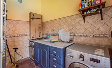 VENTA - CASA 3 AMB C/ QUINCHO Y PILETA - C. MADERO