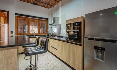 VENTA - CASA 3 AMB C/ QUINCHO Y PILETA - C. MADERO