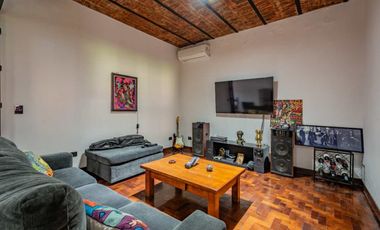 VENTA - CASA 3 AMB C/ QUINCHO Y PILETA - C. MADERO