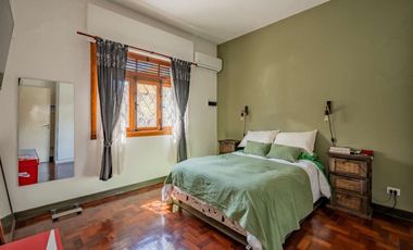 VENTA - CASA 3 AMB C/ QUINCHO Y PILETA - C. MADERO